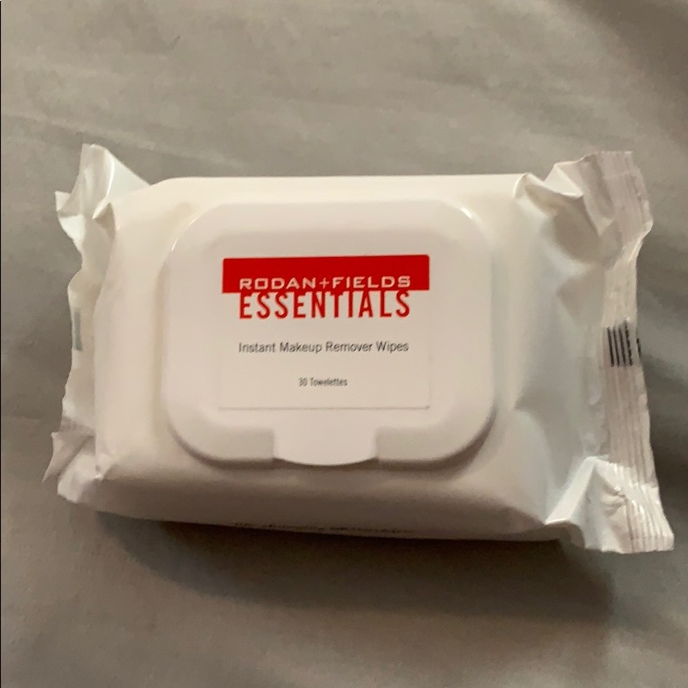 Rodan and Fields makeup remover wipes